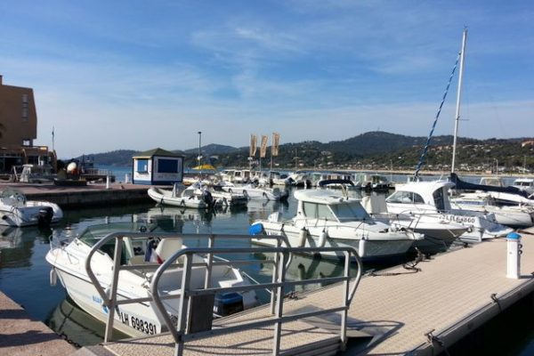 Visite au port de la Favière