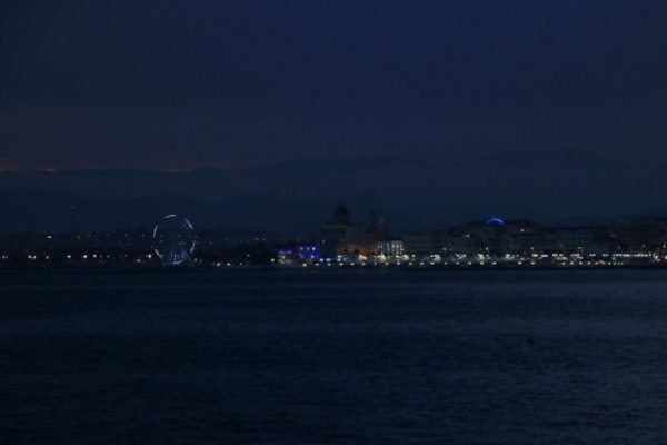 Nuit noire sur la côte