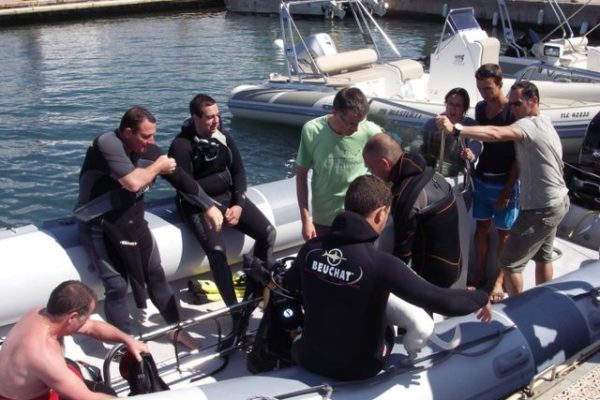 Le bateau pour l'épreuve de sauvetage des candidats initiateur et niveau 4.