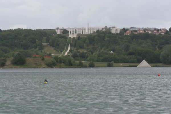 Il n'y a plus grand monde dans l'eau.